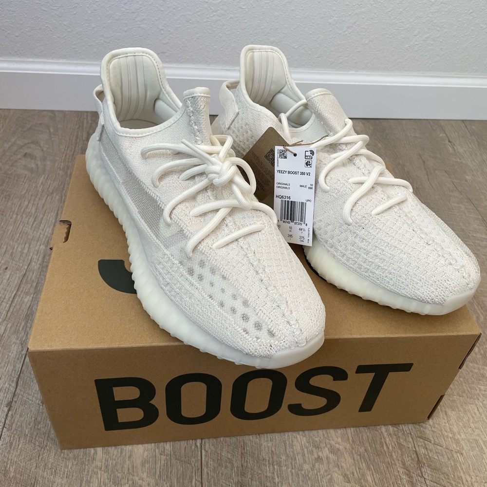 BRAND NEW ADIDAS YEEZY BOOST 350 V2 CASUAL SHOES SIZE 8.5